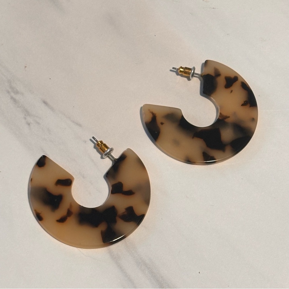 Faux tortoise shell hoop earring pierced ears